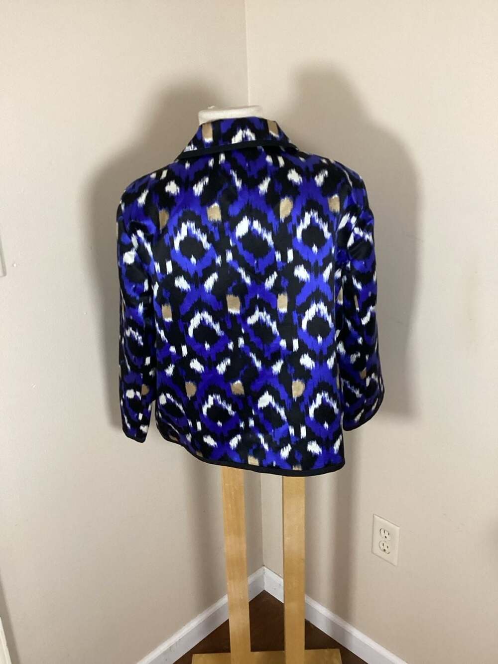 Doncaster Collection Silk Blend Ikat Print Toggle Jacket - Picture 4 of 4
